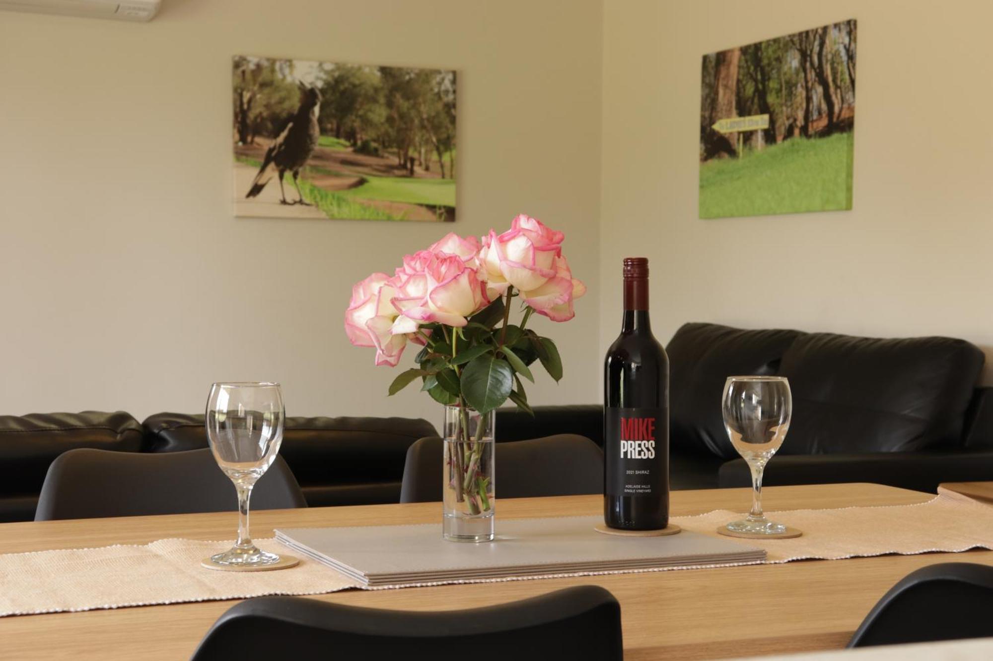 Cootamundra Heritage Motel & Apartments Екстериор снимка